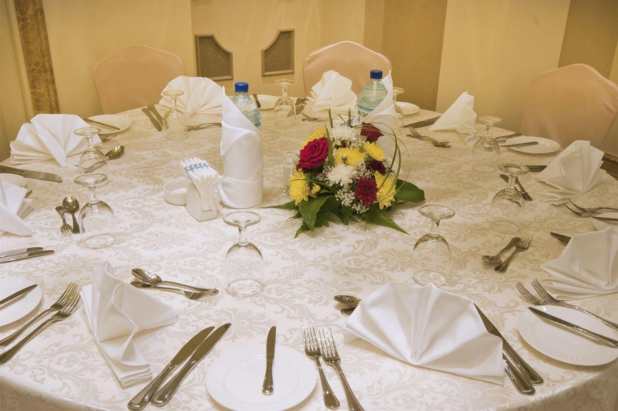 Ayla Hotel Al Ain Luaran gambar